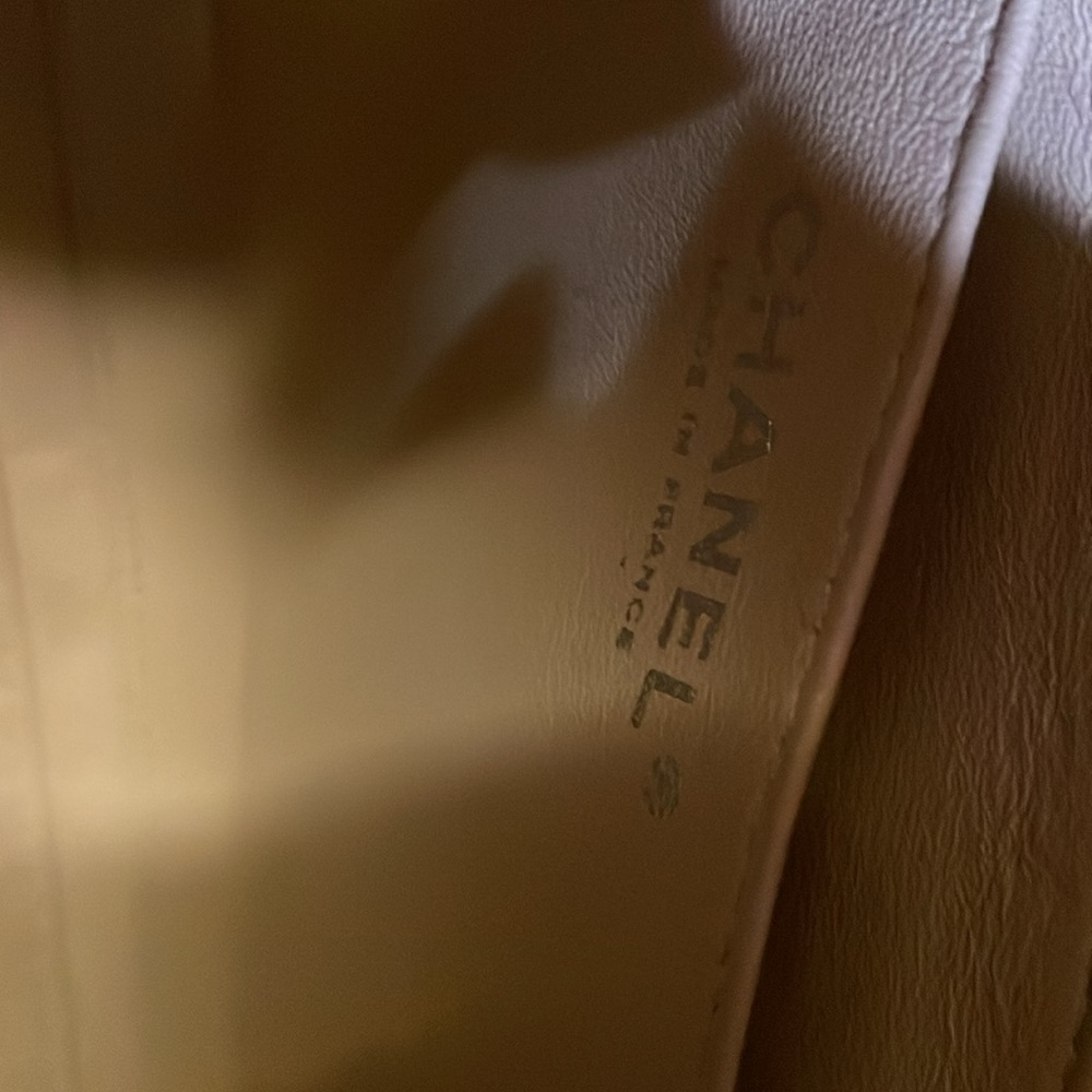 Chanel jumbo single flap bought at Yoogie’s Closet had it cleaned touched up - Picture 8 of 15